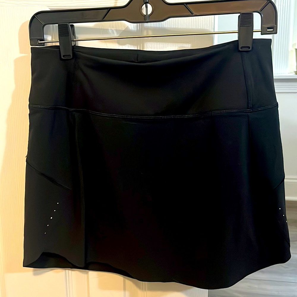 Athleta Run with It Skort 14 Inch